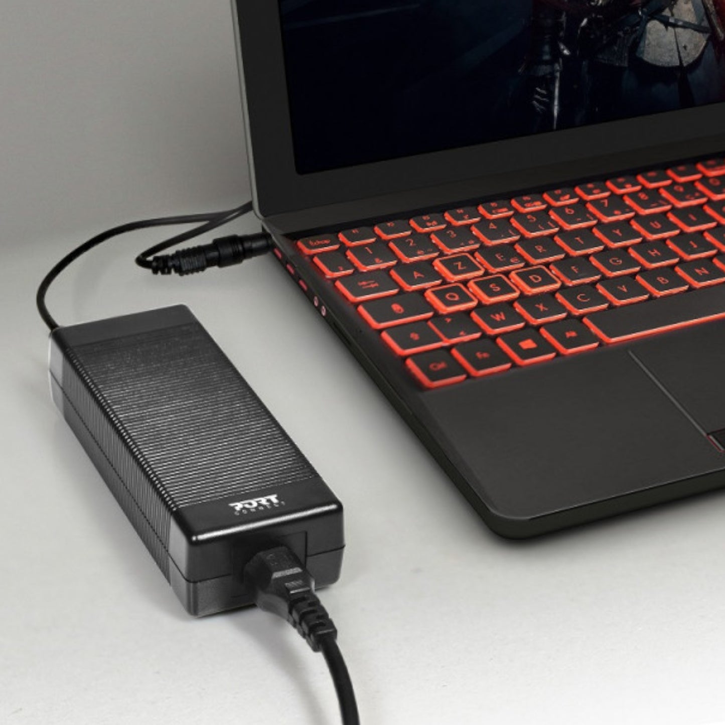 Port Connect 150W Universal Power Supply - alternate product view 3