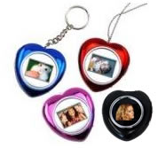 Esquire Heart Necklace Photo Frame in elegant black. Designed with a charming heart-shaped pendant