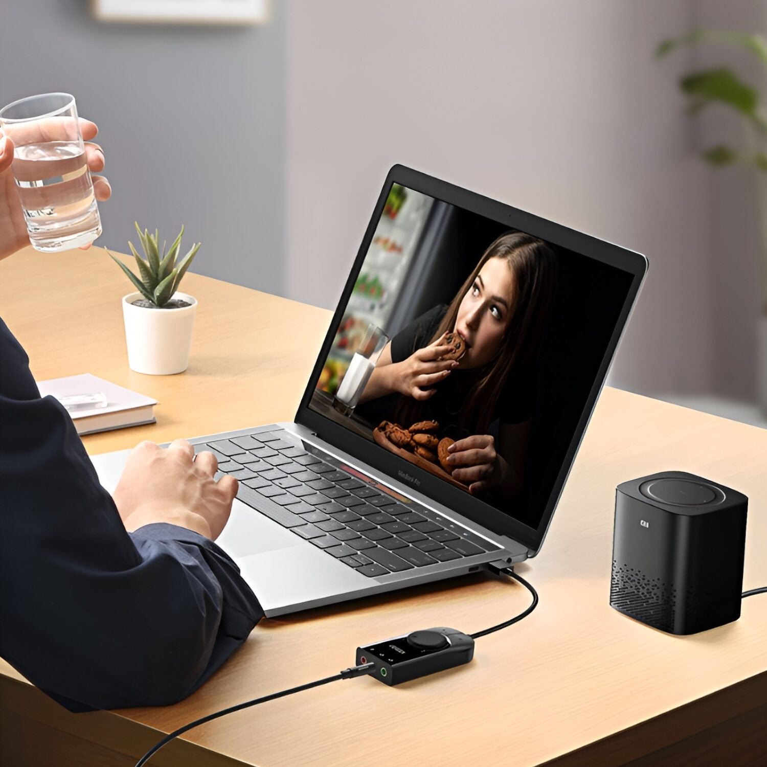 Ugreen CM129-40964 USB-A to 3.5mm External Stereo Sound Adapter - Black - alternate product view 5