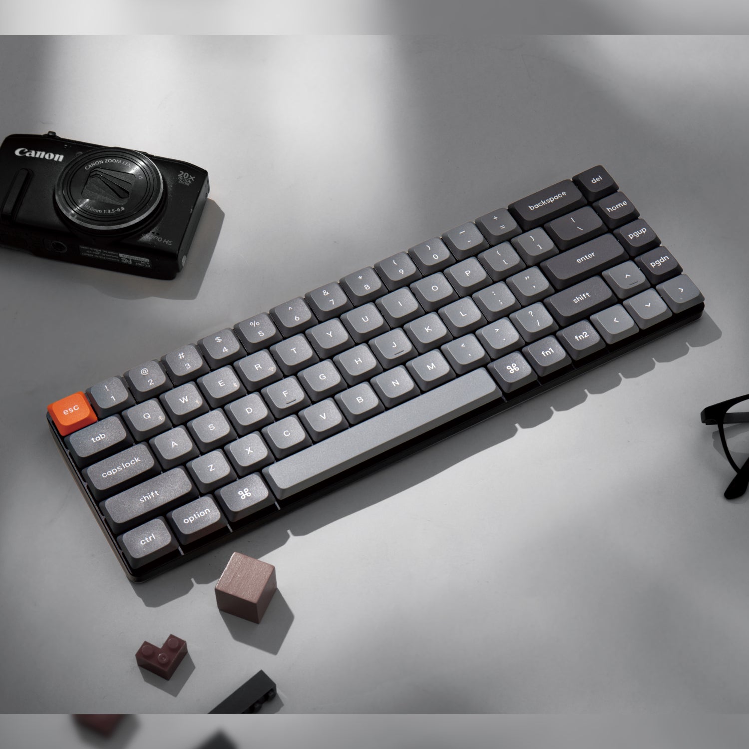 Keychron K7 Max QMK/VIA 65% Wireless Custom Mechanical Keyboard - RED Switches - alternate product view 4