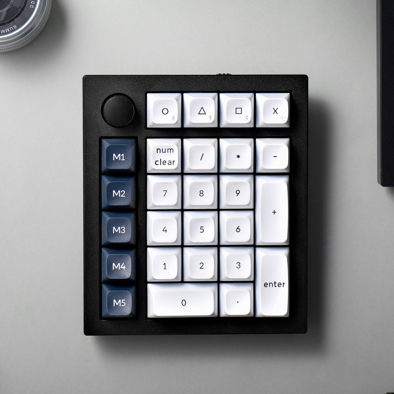 Keychron Q0 Max QMK Gateron Jupiter Red RGB Wireless Custom Number Pad Carbon Black - alternate product view 4