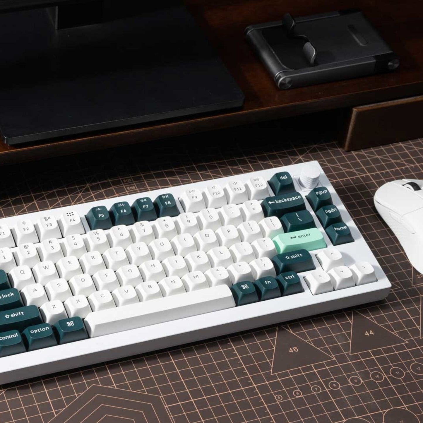 Keychron Q1H-P1 QMK Wireless Custom Keyboard - White - alternate product view 3