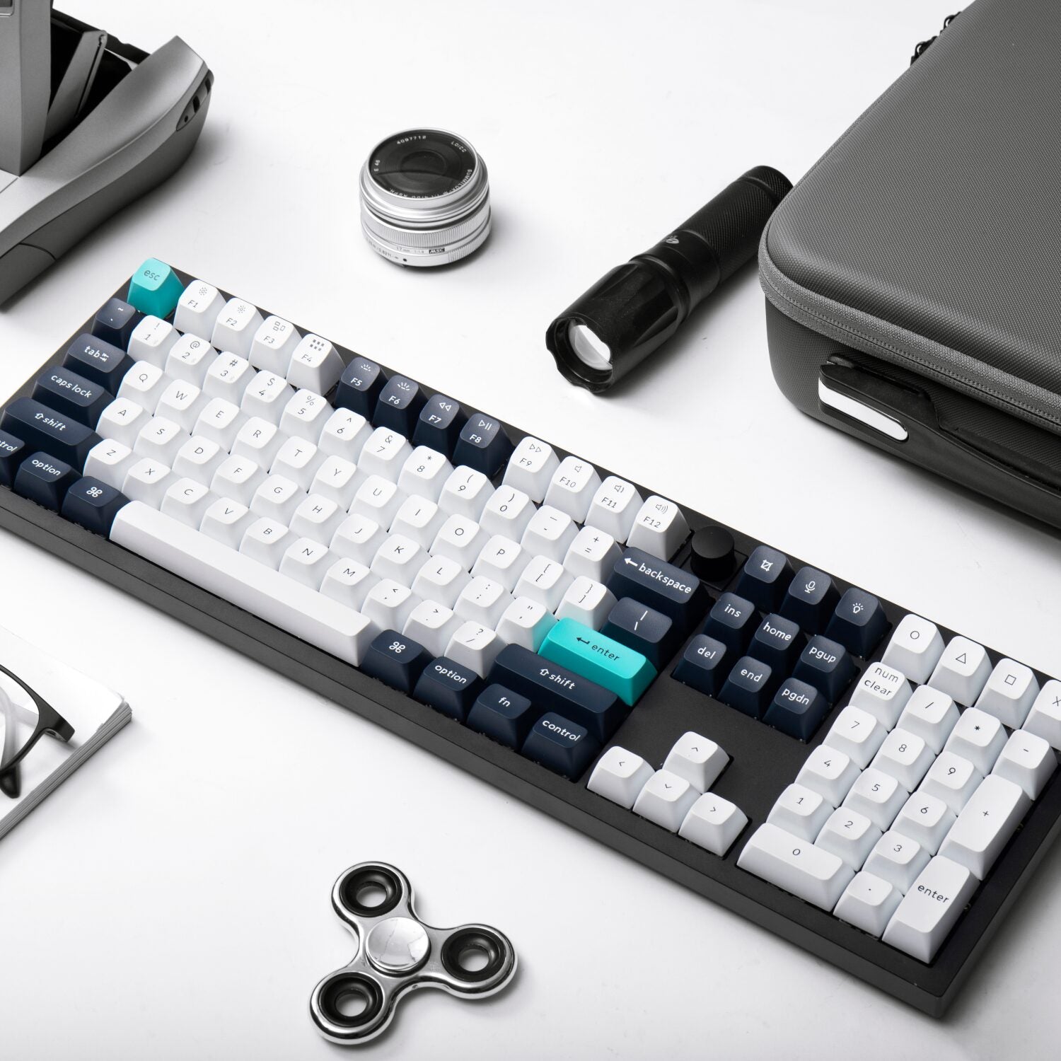 Keychron Q6 Max QMK/VIA Wireless Mechanical Keyboard (Full-Size, Gateron Jupiter Banana) - alternate product view 7