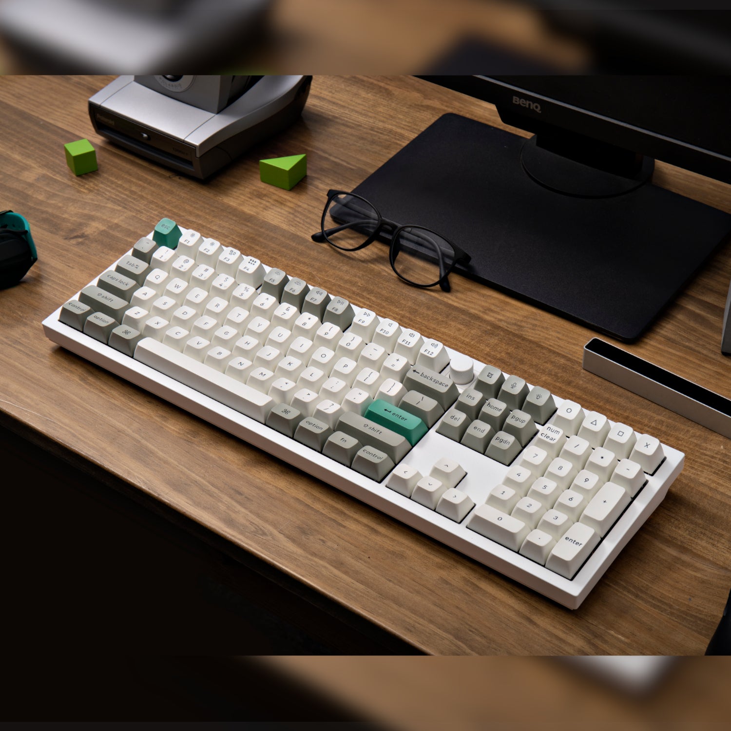 Keychron Q6 Max QMK/VIA Wireless Custom Mechanical Keyboard KSA Gateron Red Jupiter Switches - Shell White - alternate
