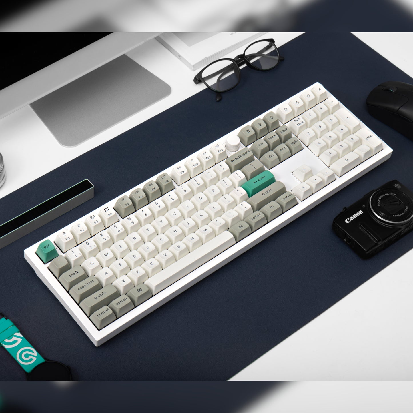 Keychron Q6 Max QMK/VIA Wireless Custom Mechanical Keyboard KSA Gateron Red Jupiter Switches - Shell White - alternate