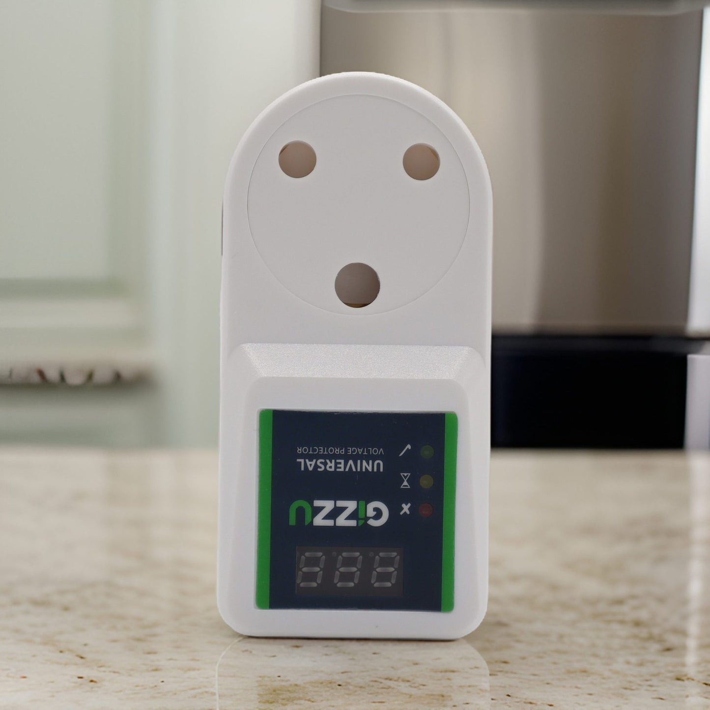 Gizzu Voltage Protector 16A - alternate product view 3